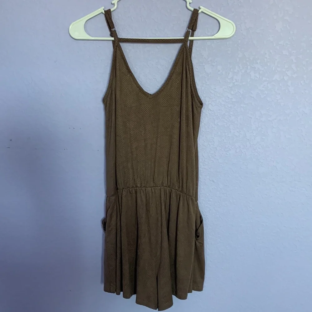 romper - Picture 2 of 2